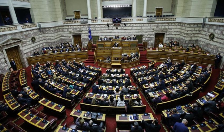 Göçmen tasarısı Yunanistan Meclisi'nde kabul edildi