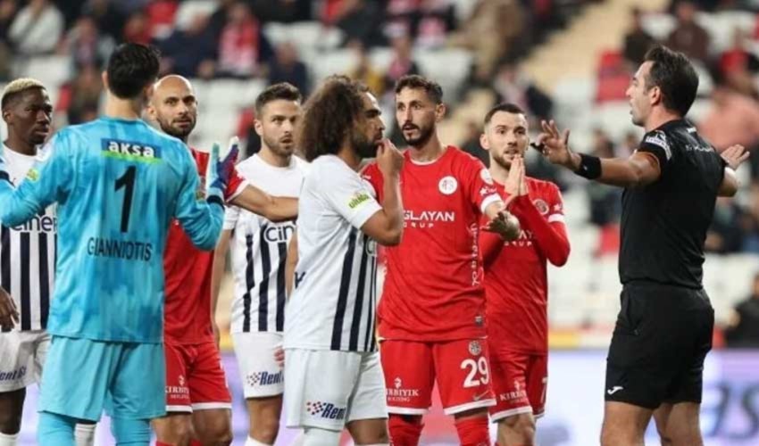 Antalyaspor e Kasımpaşa pareggiano a reti bianche!