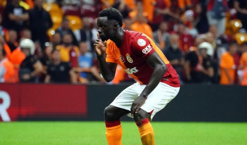 Galatasaray'da Sanchez ve Ziyech belirsizliği