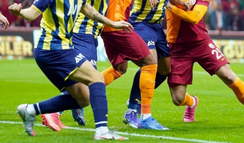 Yapay zeka Fenerbahçe – Galatasaray derbisinin skorunu tahmin etti! Hangi takımı favori gösterdi?