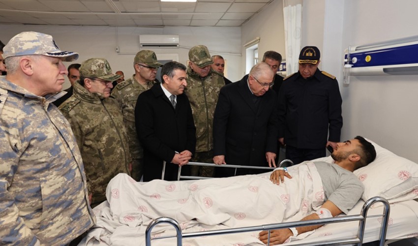 Il Ministro della Difesa Nazionale Güler ha fatto visita ai soldati feriti