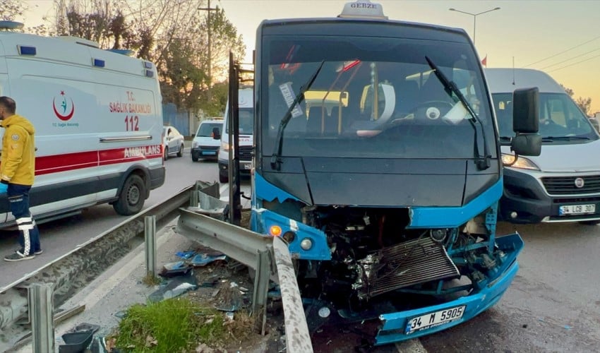 Gebze-Harem minibüsünde kaza: 15 yaralı