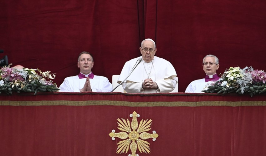 Papa Noel ayininde barış çağrısında bulundu