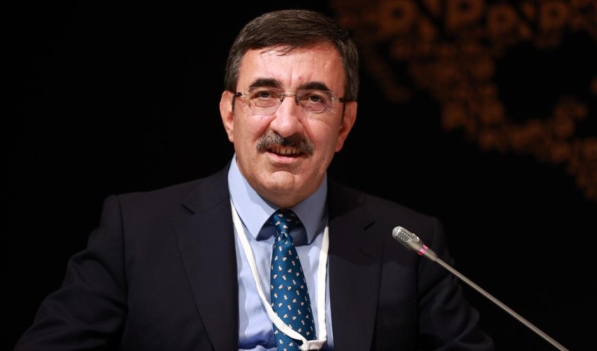 Il vicepresidente Yılmaz indica una data per l'inflazione a una cifra