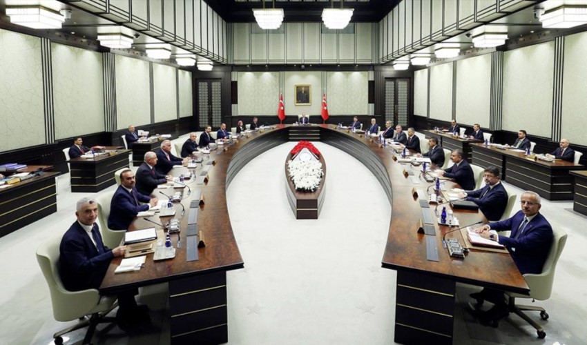Milioni di persone guardavano alla riunione di Gabinetto: è stata annullata!
