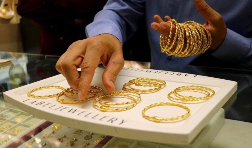 Il quarto di sterlina è venduto a 3.270 lire, la moneta d'oro Cumhuriyet a 13.260 lire