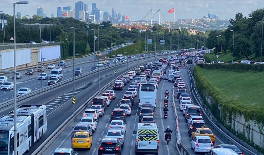 La Prefettura ha annunciato che molte strade di Istanbul saranno chiuse al traffico il 1° gennaio