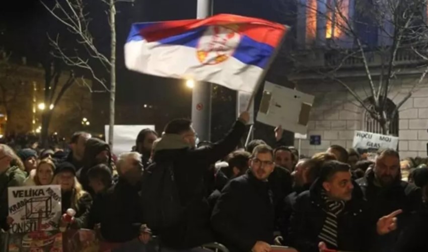 Sırbistan'da seçim boykotu