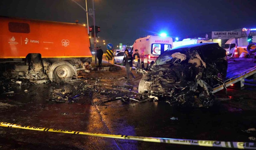 Incidente mortale a Esenyurt! Un SUV passa col rosso e si schianta contro un mezzo di pulizia stradale: 2 morti, 2 feriti