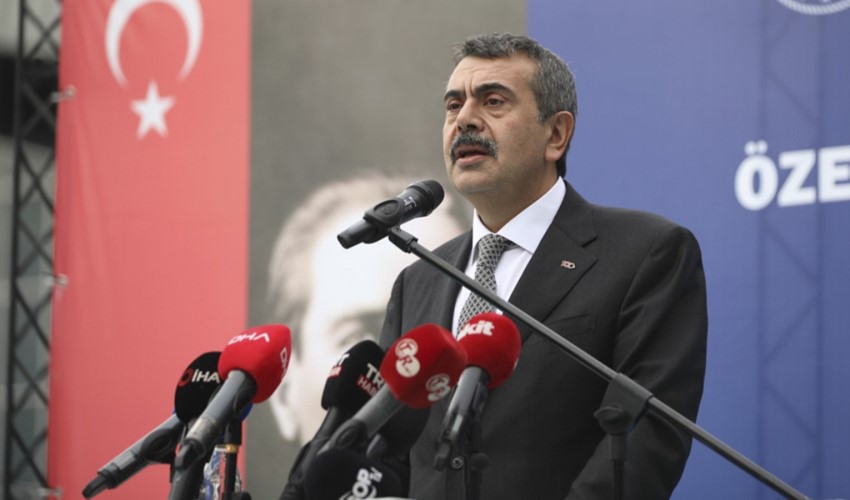Passione per le auto: appalto del Ministero dell'Istruzione da 55 milioni a un candidato dell'AKP