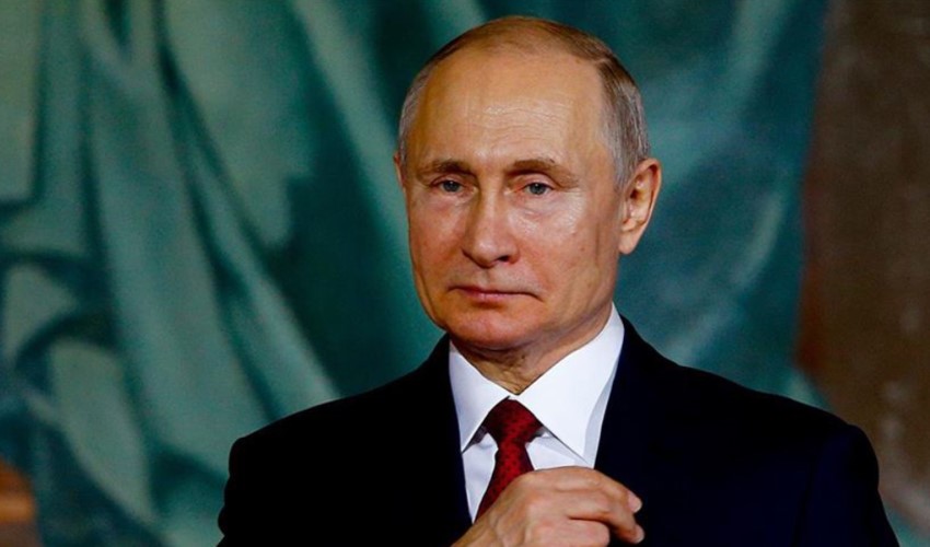 Putin annuncia la sua candidatura alle elezioni presidenziali in Russia
