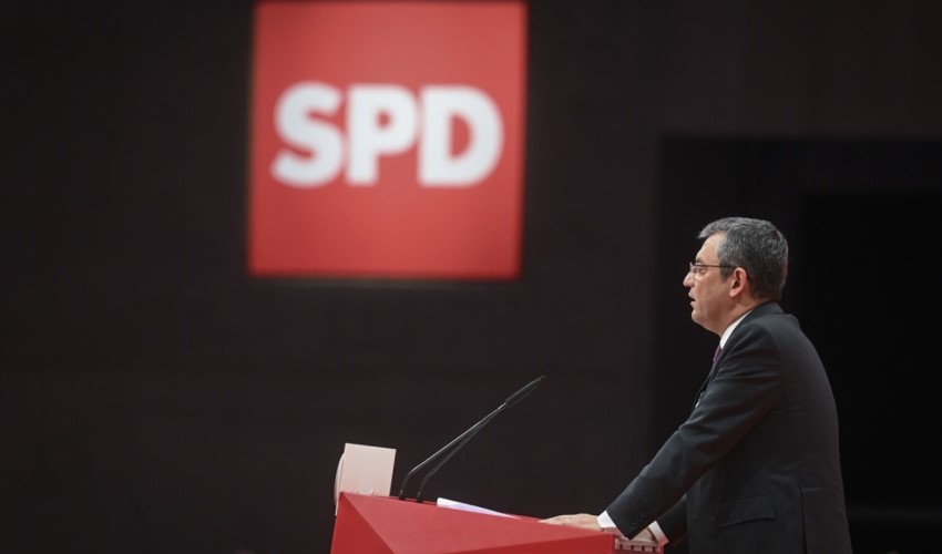 Özgür Özel, SPD Kongresi'nde konuştu. 'İnsanlığın zorlukları aşmasını sağlayacak temel araç sosyal demokrasi'