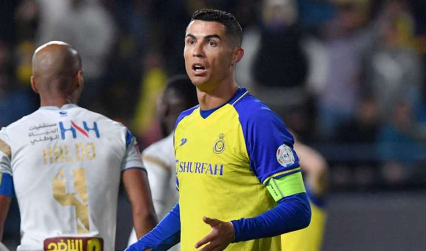 Cristiano Ronaldo, Fas'ta depremzedelere otelini açtı