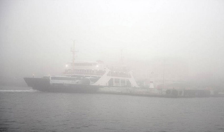 Lo Stretto dei Dardanelli chiuso al traffico a causa della fitta nebbia