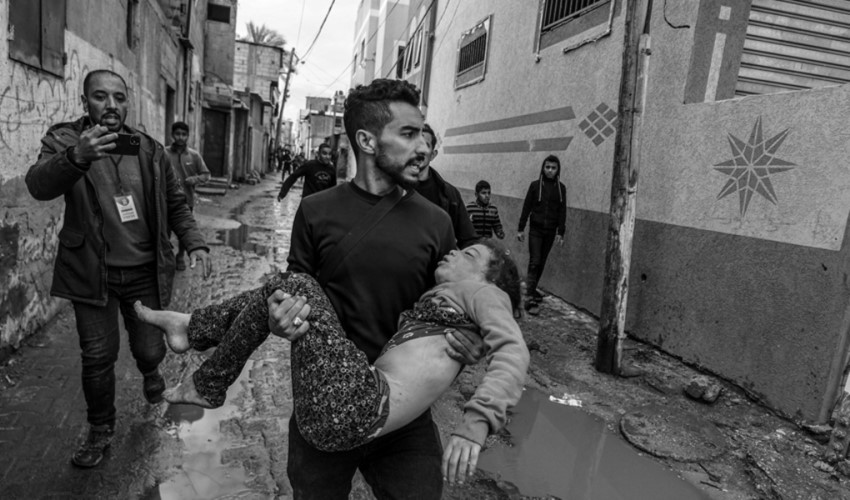 Il numero di palestinesi uccisi negli attacchi israeliani sale a 23.469