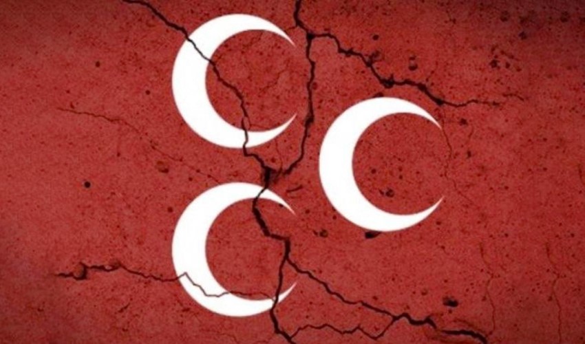MHP'de ilçe başkanı ve yönetim kurulu istifa etti!