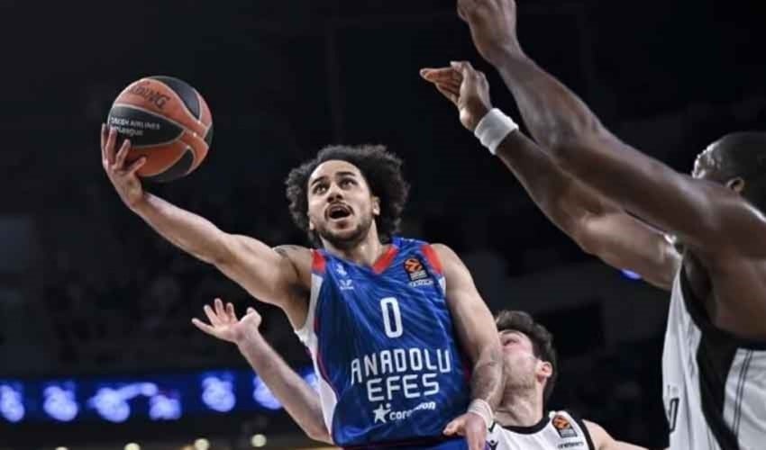 Anadolu Efes kötü seriyi evinde bitirdi