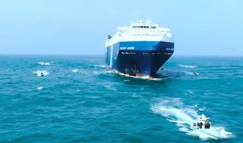 Houthi: Continueremo a bloccare il transito delle navi nel Mar Rosso