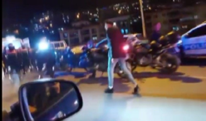 Araç kovalayan motosikletli polis ekibi kaza yaptı