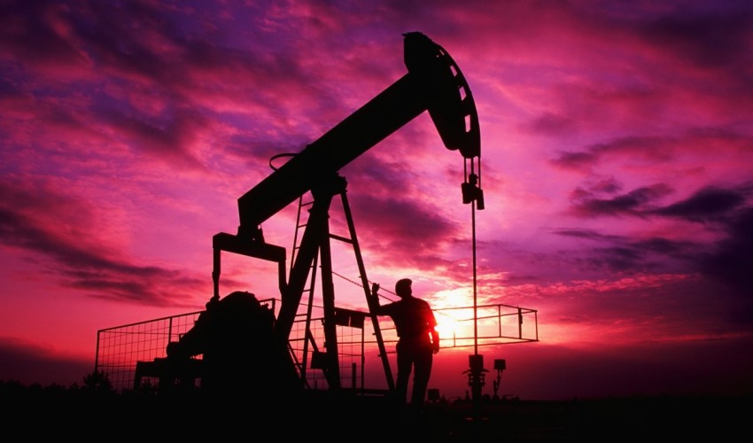 Il prezzo del barile di petrolio Brent rimane stabile