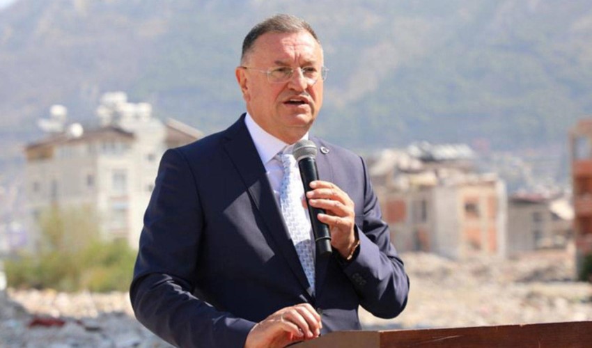 La reazione di Lütfü Savaş, ricandidato ad Hatay, contro Murat Kurum: 'Non si può spiegare nulla'