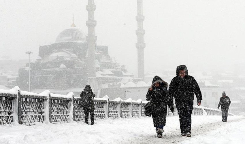 La neve arriva a Istanbul