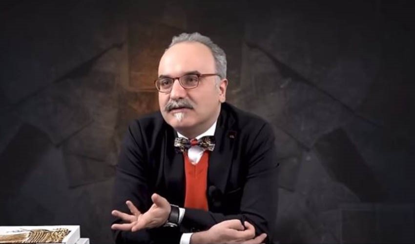 Sosyal medyada tarihçi Prof. Dr. Emrah Safa Gürkan’ı hedef aldılar: Osmanlı tartışması…
