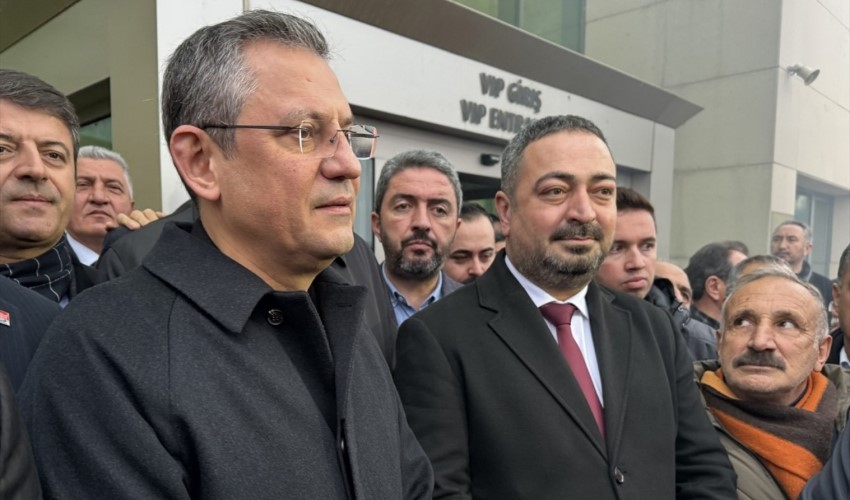 Il leader del CHP Özgür Özel ha incontrato i membri del partito a Elazığ