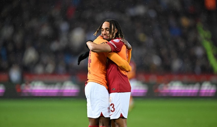 Galatasaray, deplasmanda Trabzonspor'a fark attı