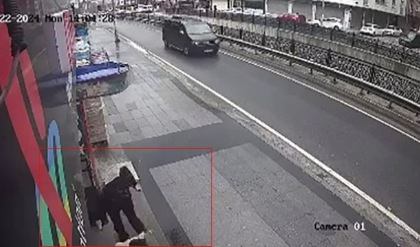 Esenyurt'ta bir şahıs, sokak sokak gezerek önüne geleni bıçakladı