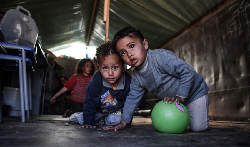 Il numero di palestinesi uccisi negli attacchi israeliani sale a 25.490
