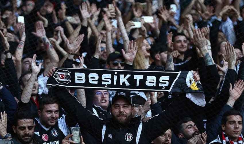Beşiktaş taraftarından protesto!
