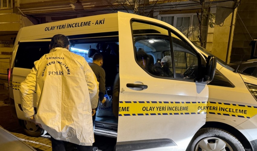 Orrore a Esenyurt: accoltella l'ex moglie in mezzo alla strada e si suicida