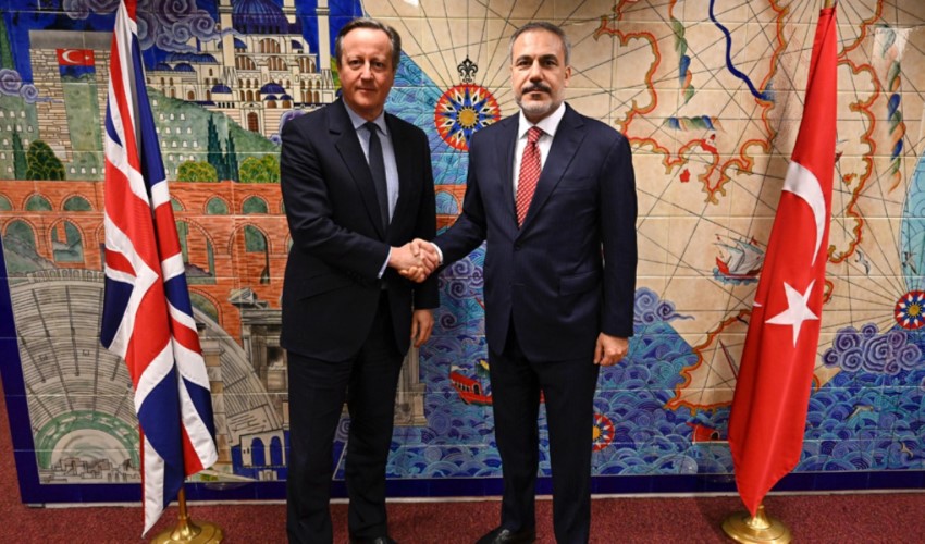 İngiltere Dışişleri Bakanı Cameron'dan Türkiye'ye ziyaret