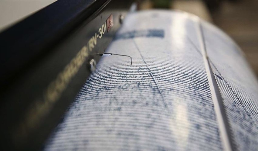 İzmir'de 5.1 şiddetinde deprem