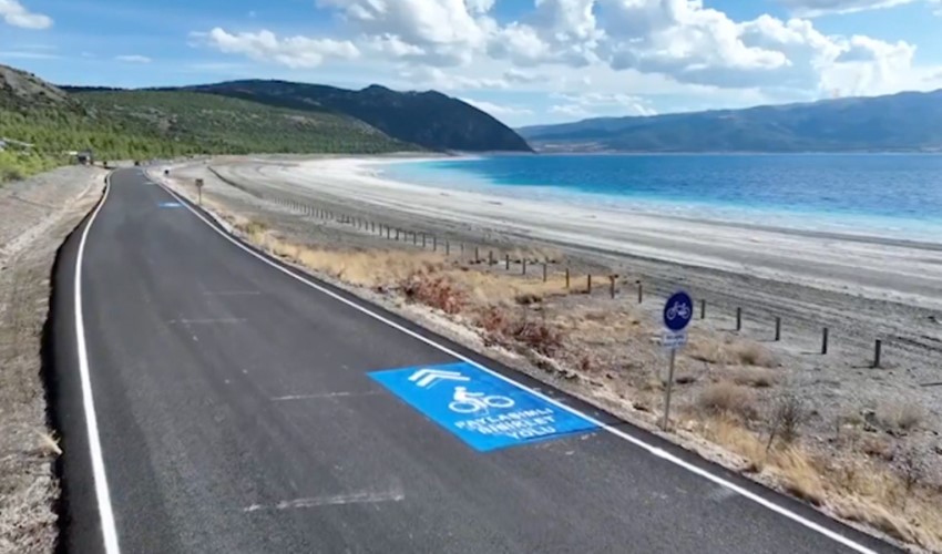Salda Gölü kıyısına 15 kilometrelik asfalt yol yapıldı!