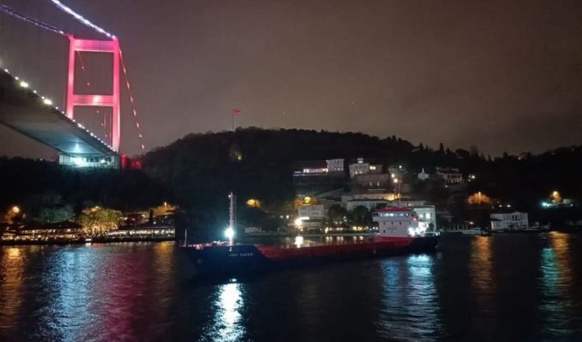 İstanbul Boğazı gemi trafiği askıya alındı