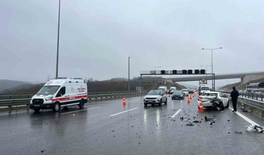 Kuzey Marmara Otoyolu’ndaki zincirleme kazada 5 kişi yaralandı