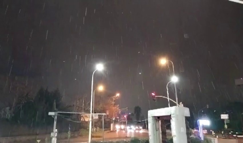 İstanbul Anadolu Yakası'nda kar yağışı etkili oldu