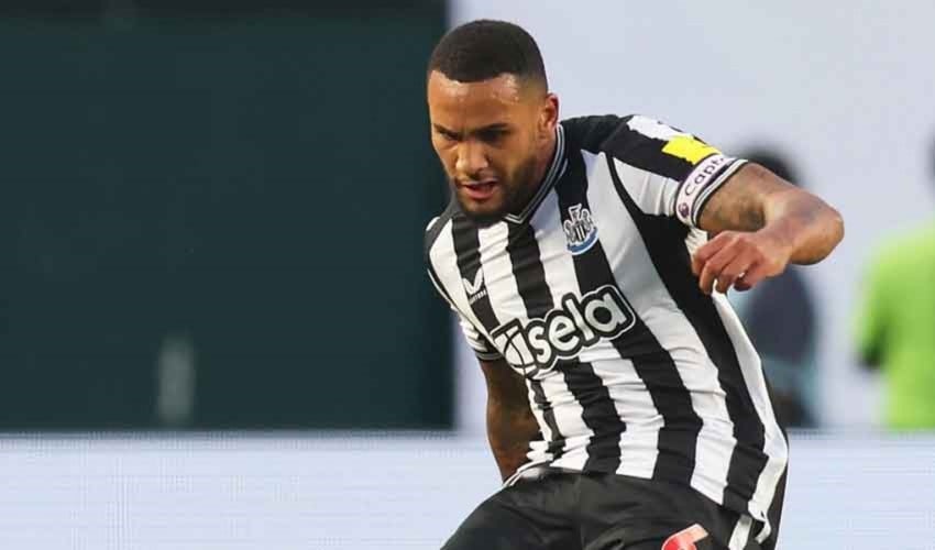 Beşiktaş Jamaal Lascelles transferini askıya aldı