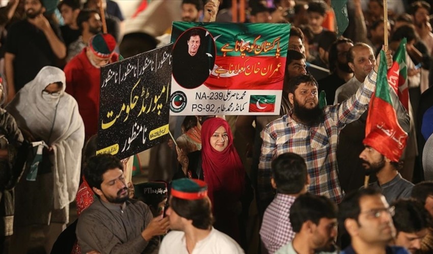 Pakistan'da 8 Şubat genel seçimleri öncesi siyasetçilere saldırılar arttı