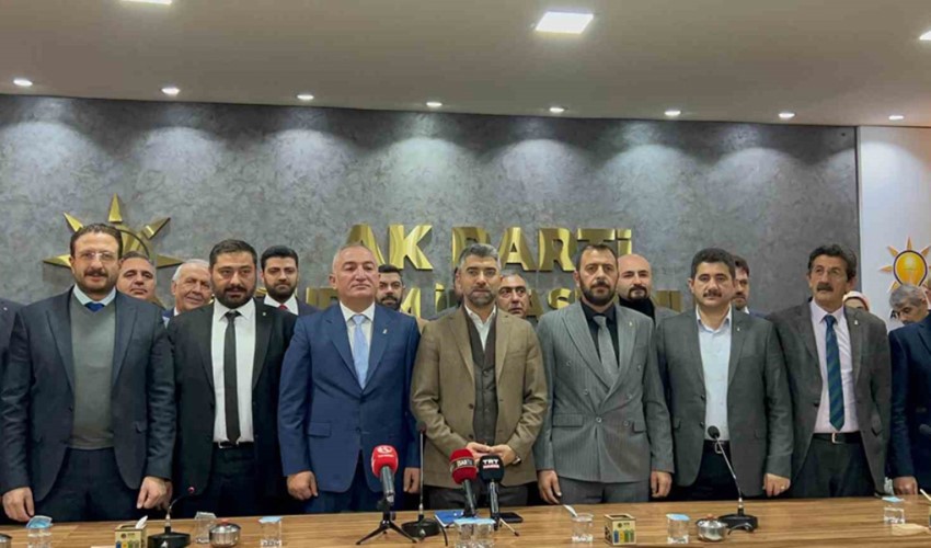 İYİ Parti Erzurum İl Başkanı ve ilçe başkanları AKP’ye katıldı