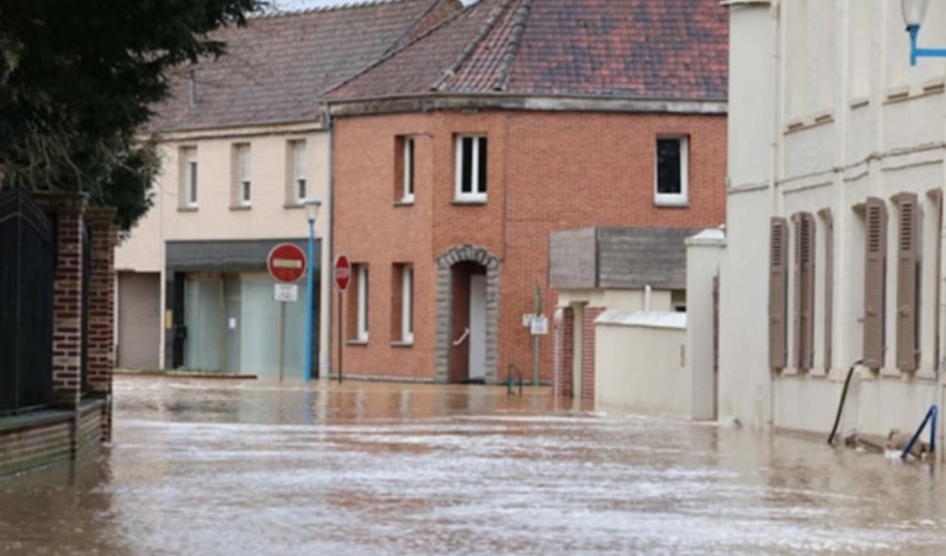 Fransa'da hayatı olumsuz etkileyen seller nedeniyle 1 kişi öldü