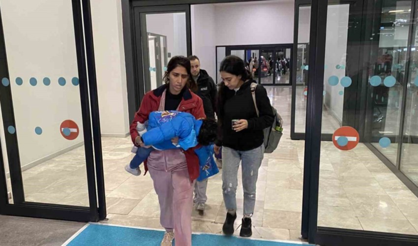 Israele prende di mira l'ospedale dei Martiri di Al-Aqsa con droni