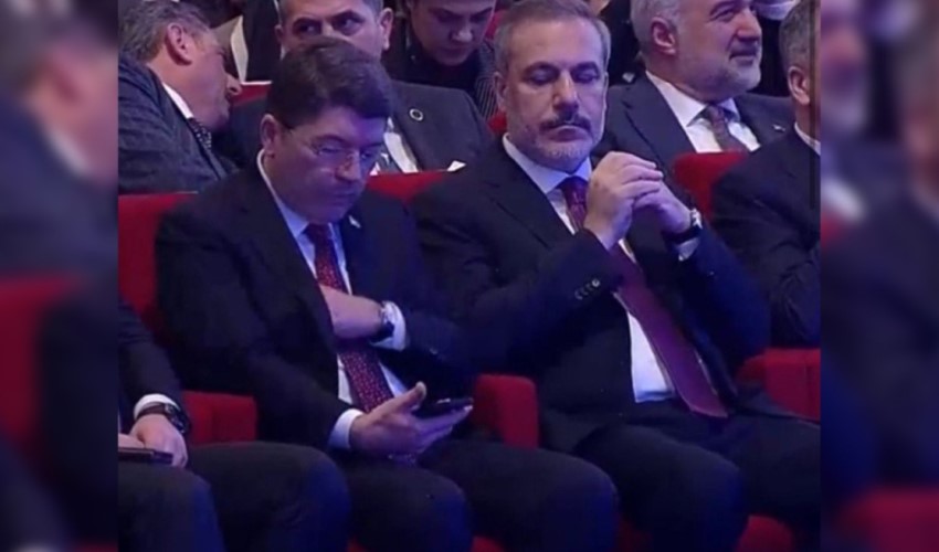 I social media discutono di quel video del Ministro Fidan: 'Deformazione professionale'