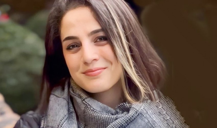 Frustata 74 volte per aver pubblicato una foto a capo scoperto! Le hanno inflitto anche una multa...