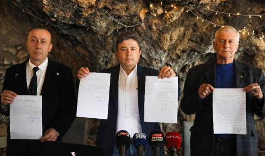 Terremoto nell'İYİ Parti ad Antalya! Si dimettono 6 membri del consiglio direttivo