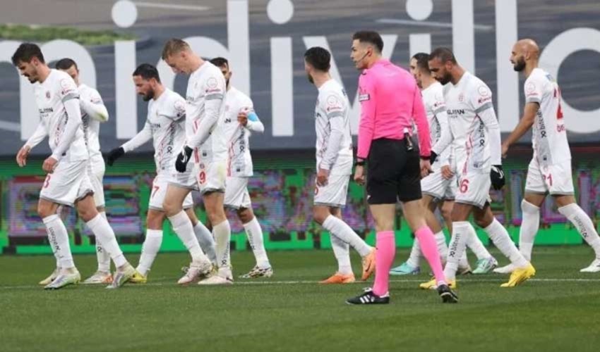 Sergen Yalçın rompe il ghiaccio! Pendikspor 0-1 Antalyaspor