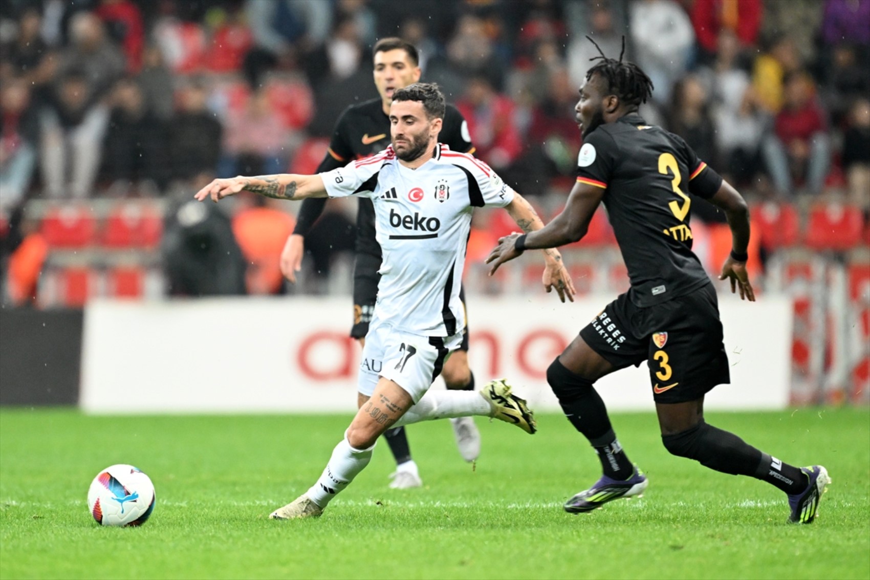 Spor yazarları Kayserispor- Beşiktaş mücadelesini değerlendirdi: Hakem skandalları bitmiyor