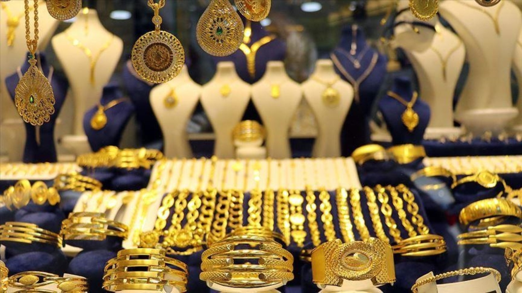 Il prezzo dell'oro al grammo apre la giornata in rialzo
